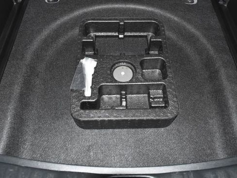 Used 2024 Jeep Compass Latitude image 34