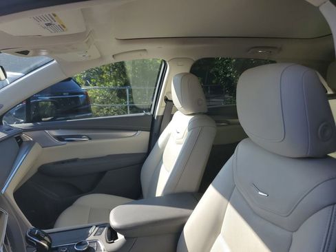 Used 2021 Cadillac XT5 Premium Luxury w/ LPO, Premium Carpet Package FWD image 21