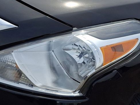 Used 2015 Nissan Versa S Plus image 12