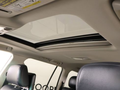 Used 2015 Lexus LX 570 4WD image 20