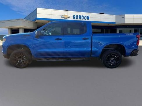 Used 2024 Chevrolet Silverado 1500 LT Trail Boss w/ Convenience Package II image 2