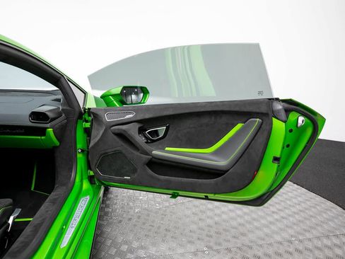 Used 2024 Lamborghini Huracan Tecnica RWD image 38