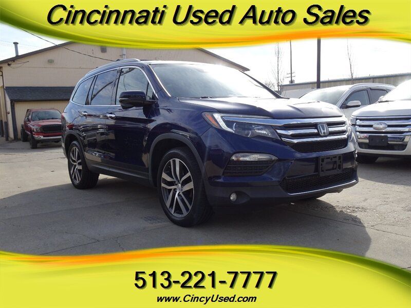 Used 2017 Honda Pilot Touring image 1