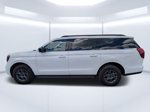 Used 2025 Ford Expedition Max Active AWD/4WD image 6
