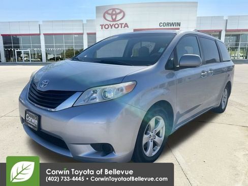 Used 2011 Toyota Sienna LE w/ Towing Pkg FWD image 7