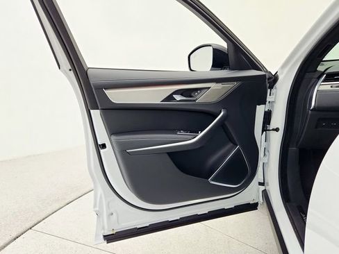 Certified 2025 Jaguar F-PACE R-Dynamic S image 27