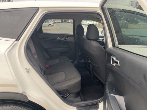Used 2023 Kia Sportage LX image 30