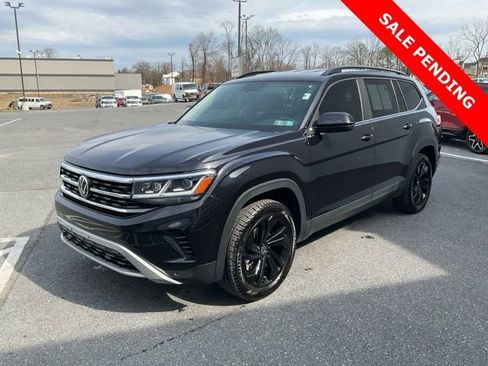 Used 2023 Volkswagen Atlas SE w/ Black Wheel Package image 3