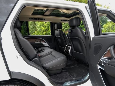 New 2026 Land Rover Range Rover Long Wheelbase SE AWD/4WD image 27