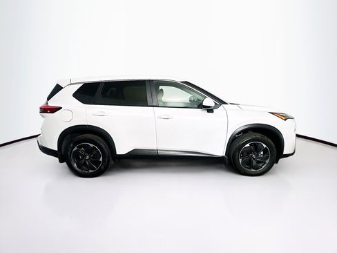 Used 2024 Nissan Rogue SV image 10