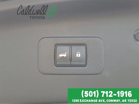 Used 2024 Nissan Armada SL image 17