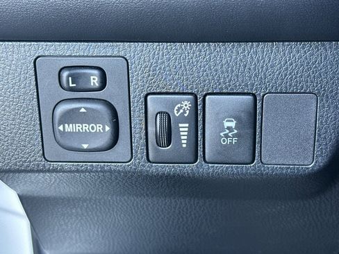 Used 2013 Toyota RAV4 XLE AWD/4WD image 30