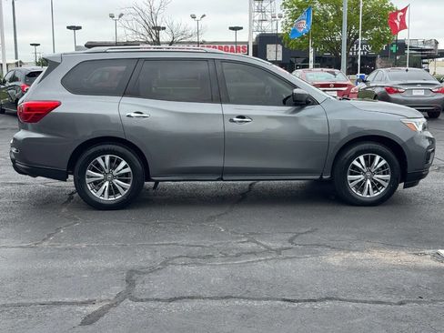 Used 2020 Nissan Pathfinder SV FWD image 4