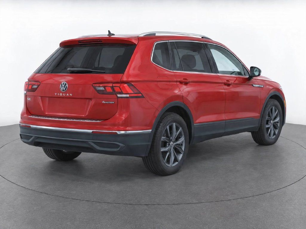 Certified 2023 Volkswagen Tiguan SE AWD/4WD image 10