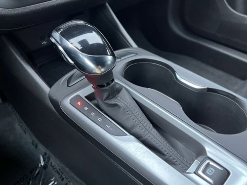 Used 2025 Buick Envista Preferred image 41