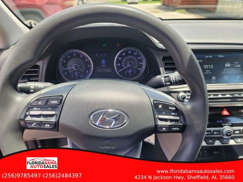 Used 2020 Hyundai Elantra SEL FWD image 17