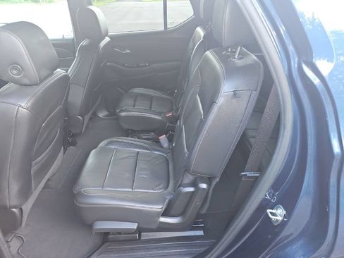 Used 2023 Chevrolet Traverse LT AWD/4WD image 24