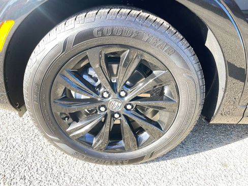 Used 2025 Buick Envista Sport Touring image 30