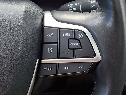 Used 2024 Toyota Highlander Platinum AWD/4WD image 25