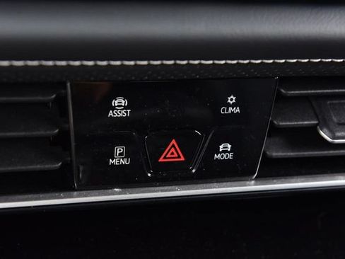 Used 2025 Volkswagen Atlas Cross Sport SE w/ Panoramic Sunroof Package FWD image 15