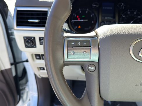 Used 2019 Lexus GX 460 image 15