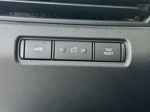 Used 2025 Nissan Altima 2.5 SV image 16