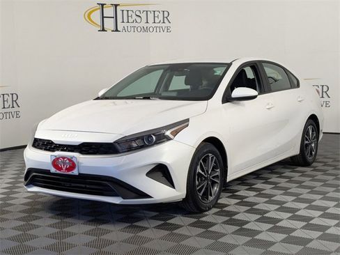 Used 2023 Kia Forte LXS image 4