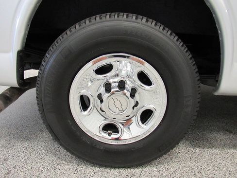 Used 2020 Chevrolet Express 2500 Extended w/ Driver Convenience Package RWD image 14