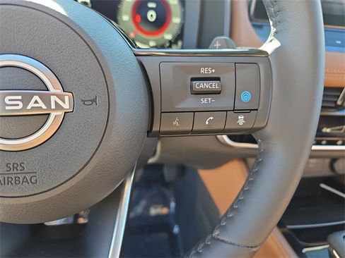 Used 2024 Nissan Rogue Platinum image 21