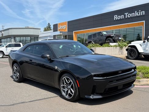 Used 2026 Dodge Charger Scat Pack AWD/4WD image 2