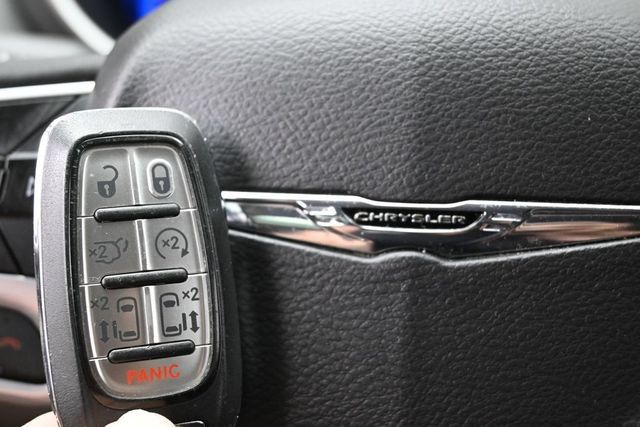 Certified 2024 Chrysler Pacifica Touring-L FWD image 49