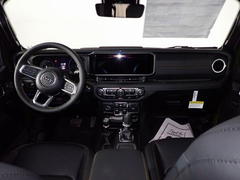 New 2024 Jeep Wrangler Unlimited Sahara w/ Technology Group AWD/4WD image 20