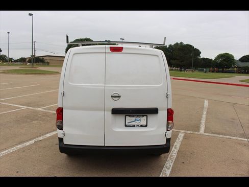 Used 2016 Nissan NV200 S FWD image 4