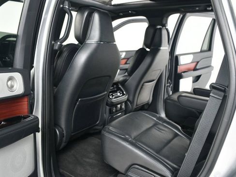 Used 2021 Lincoln Navigator Reserve w/ Luxury Package image 32