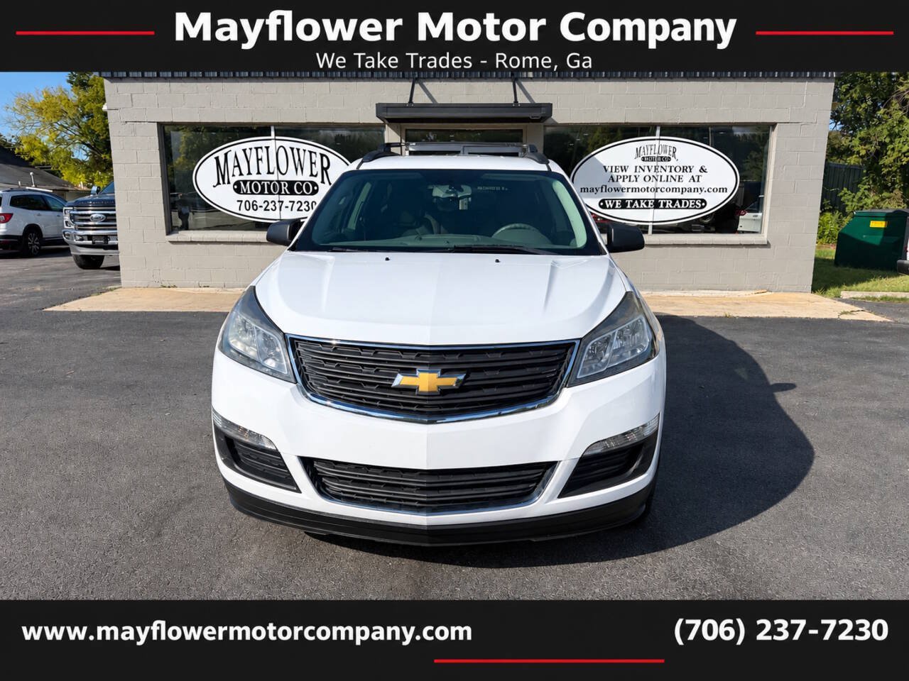 Used 2017 Chevrolet Traverse LS FWD image 2