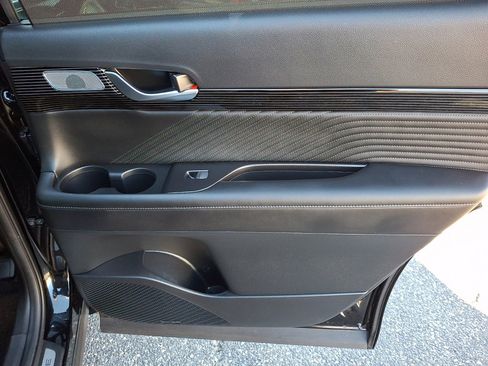 Used 2024 Hyundai Palisade Calligraphy image 13