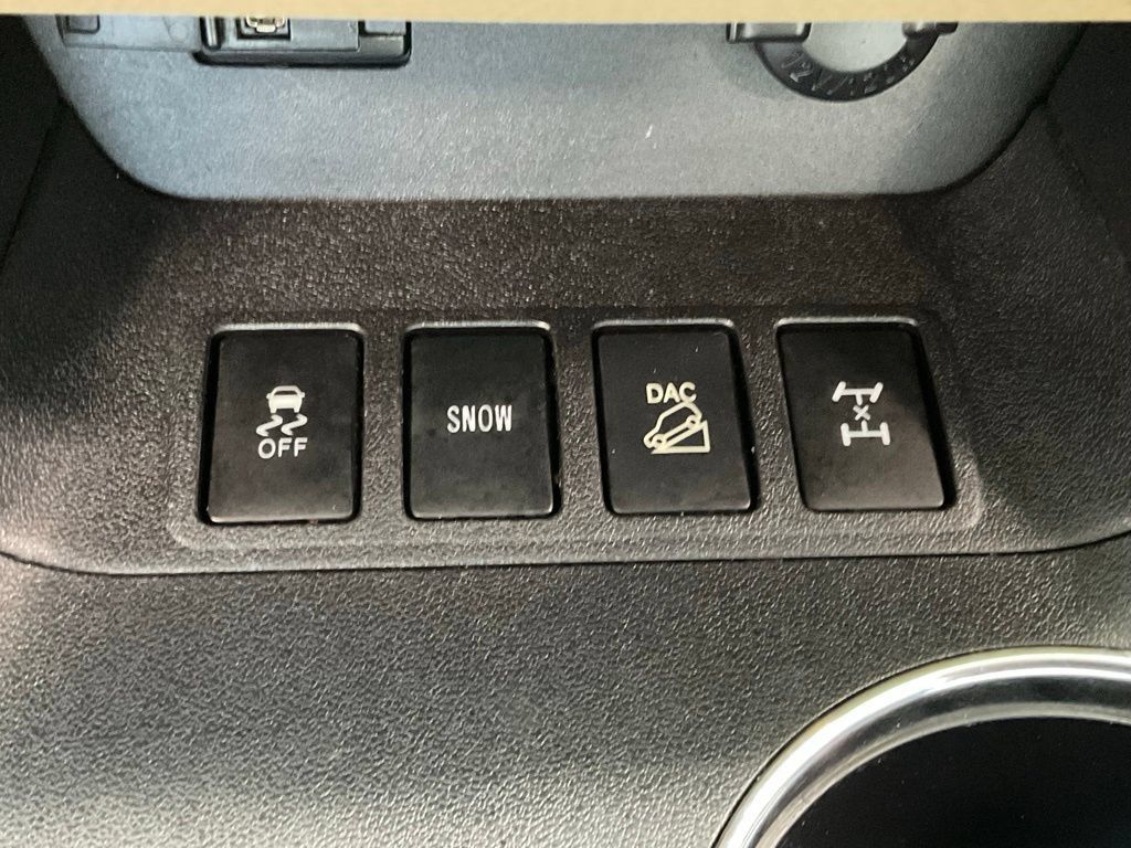 Used 2016 Toyota Highlander XLE AWD/4WD image 18