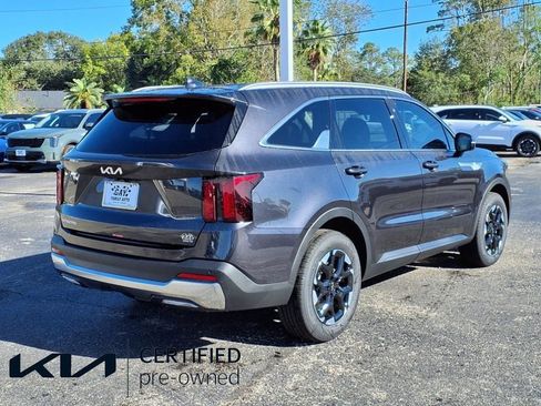 Certified 2025 Kia Sorento S image 2