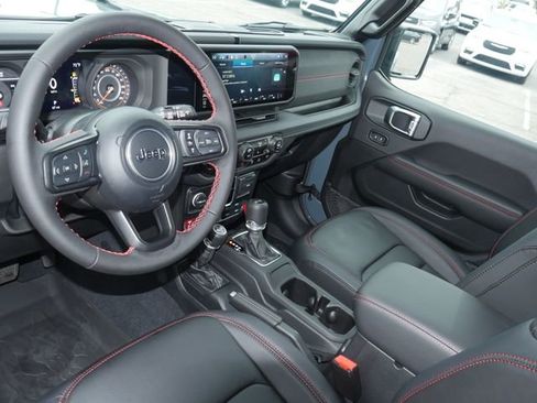 Used 2024 Jeep Wrangler Unlimited Rubicon AWD/4WD image 16