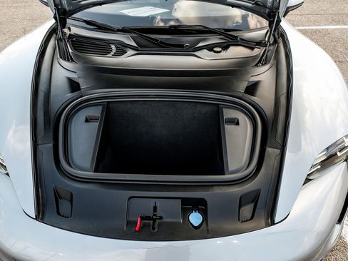 Used 2022 Porsche Taycan image 52