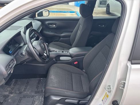 Certified 2025 Honda HR-V Sport image 10