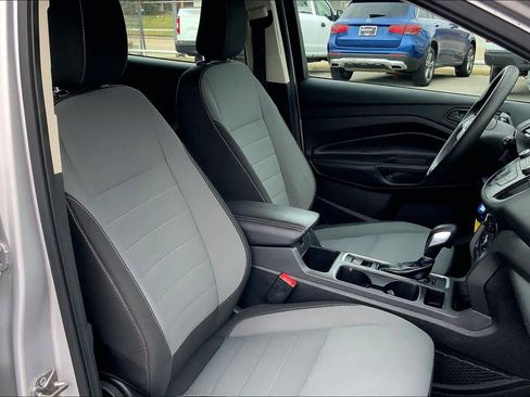 Used 2018 Ford Escape S image 9