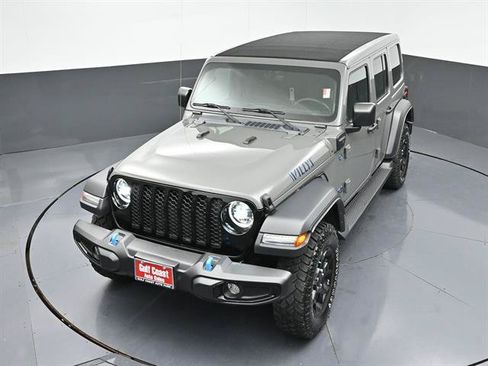 Used 2023 Jeep Wrangler Unlimited w/ Sun & Screen Package AWD/4WD image 39