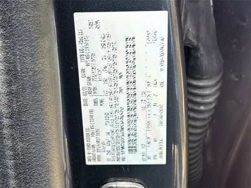 Used 2021 Ford Escape SE image 32