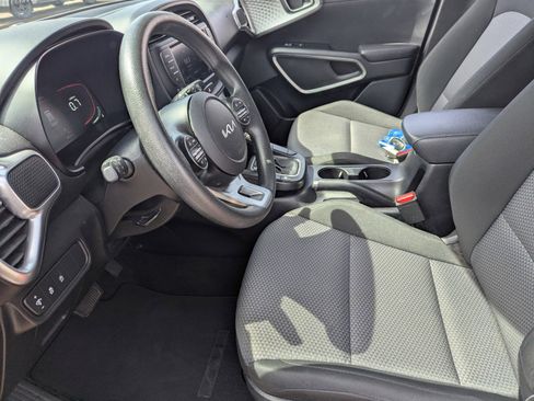 Used 2024 Kia Soul LX w/ Option Group 015 image 11