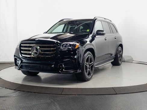 Used 2026 Mercedes-Benz GLS 450 4MATIC image 3