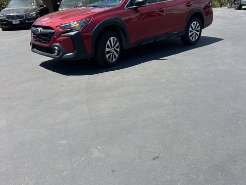 Used 2025 Subaru Outback Premium AWD/4WD image 1