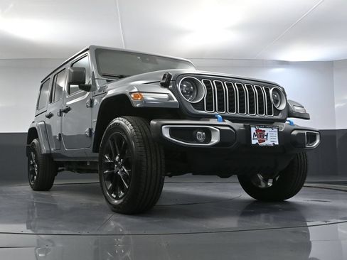 Used 2024 Jeep Wrangler Unlimited Sahara AWD/4WD image 52