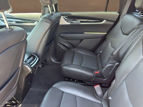 Certified 2025 Cadillac XT6 Premium Luxury FWD image 31