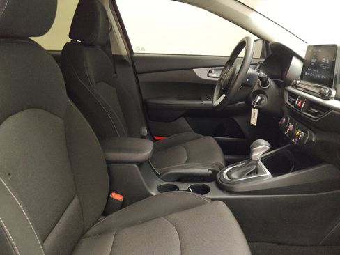 Used 2023 Kia Forte LXS w/ LXS Technology Package FWD image 21